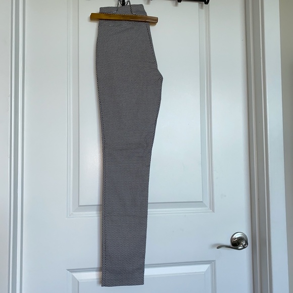 Van Heusen Stretch White Black Geo Pattern Pants - Picture 3 of 6